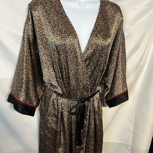 Ladies cheetah robe L